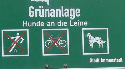 Grünanalgeordnung in Immenstadt - Nicht Fussball spielen, nicht Radfahren und Hunde an die Leine - nicht das Haus anpissen! Immenstadt 2010 