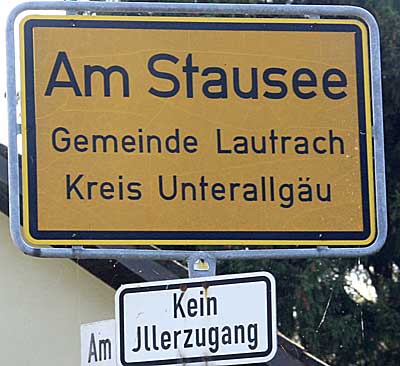 Am Stausee ist Ortsteil von Lautrach (Unterallgäu) - hat aber kein Zugang zum  Wasser