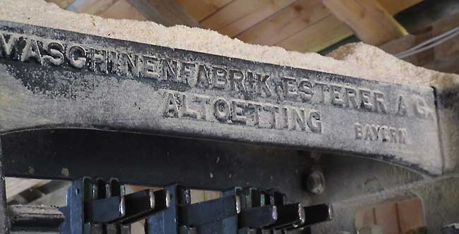 Maschinenfabrik Esterer in Alt Ötting hat das Gattersägewerk hergestellt