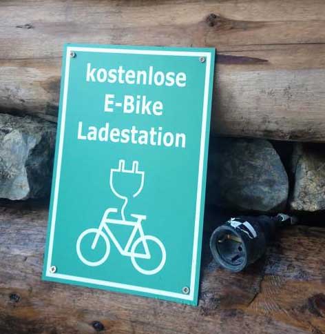 Natürlich kann man auf einer Berghütte kein E-Bike nachladen.