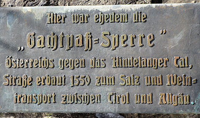 Denkmal Stein für Gachtpass - Sperre im Tannheimer Tal (heute Österreich)