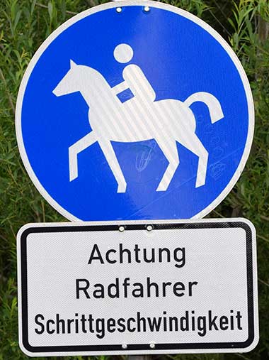 Wertach 2018 - Reiten ausdrücklich erlaubt, auch für Fussgänger und Radfahrer erlaubt.
