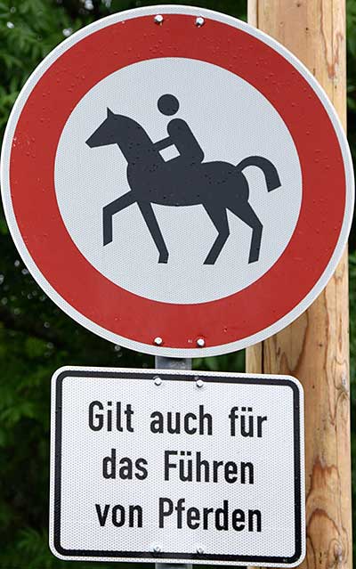 Maierhöfen - Reitverbot und Führen von Pferden verboten - der Weg ist zu schmal! 2019
