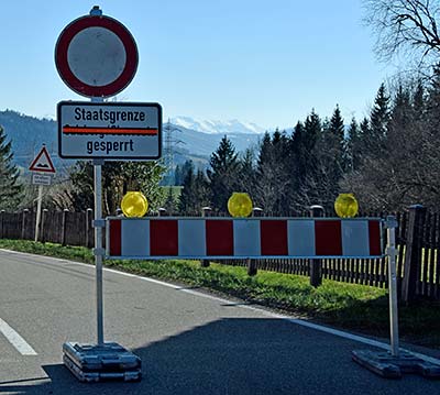 Grenzübergang Scheffau - Langen - Staatsgrenze gesperrt - Corona Sperre 2020