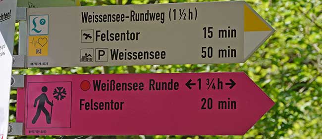 Als Wanderer braucht man 15 min und als Nordic Walking dann 20 min bis zum Felsentor am Weissensee