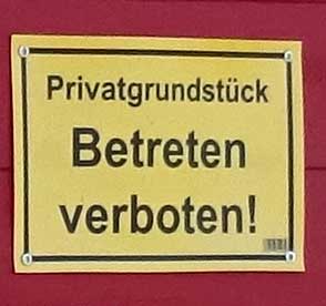 Schulbus Wartehäuschen in Engen (Isny) nur für den Grundbesitzer - Privatgrundstück - Betreten verboten
