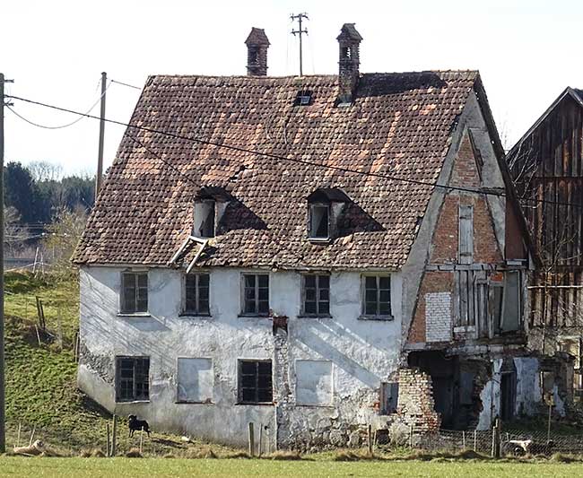 Dieses Haus an der Stadtweiherstrase 2 in Memmingen hofft auf bessere Tage 