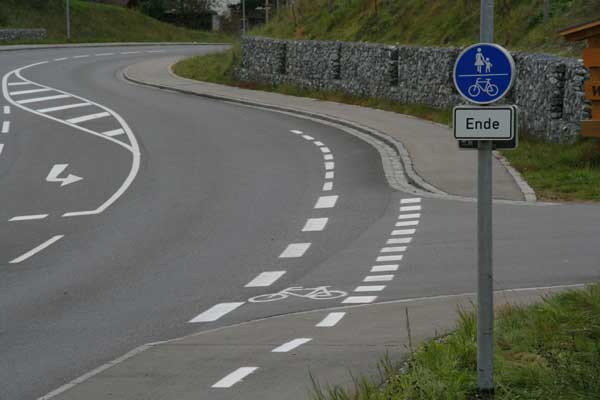 Radweg Heimenkirch - Beschleunigungsspur für Radfahrer - wie auf einer Autobahn nach Heimenkirch