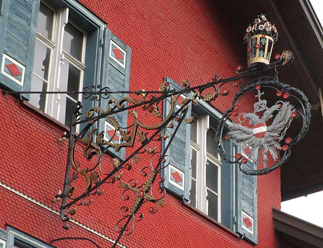 Habsburger Doppeladler mit Zepter, Krone und Schwert in Grünenbach im Allgäu