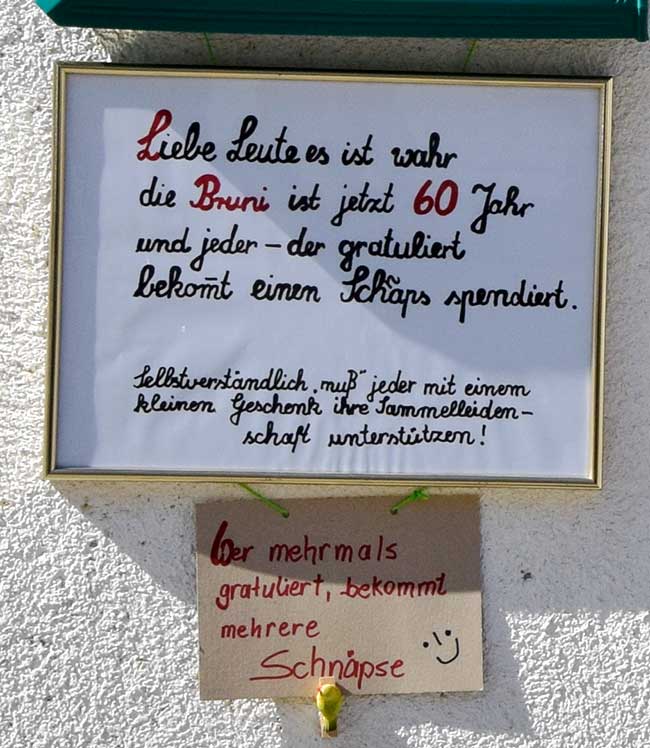 60. Geburtstag der Bruni, jeder Gratulant bekommt einen Schnaps. Obergünzburg März 2019